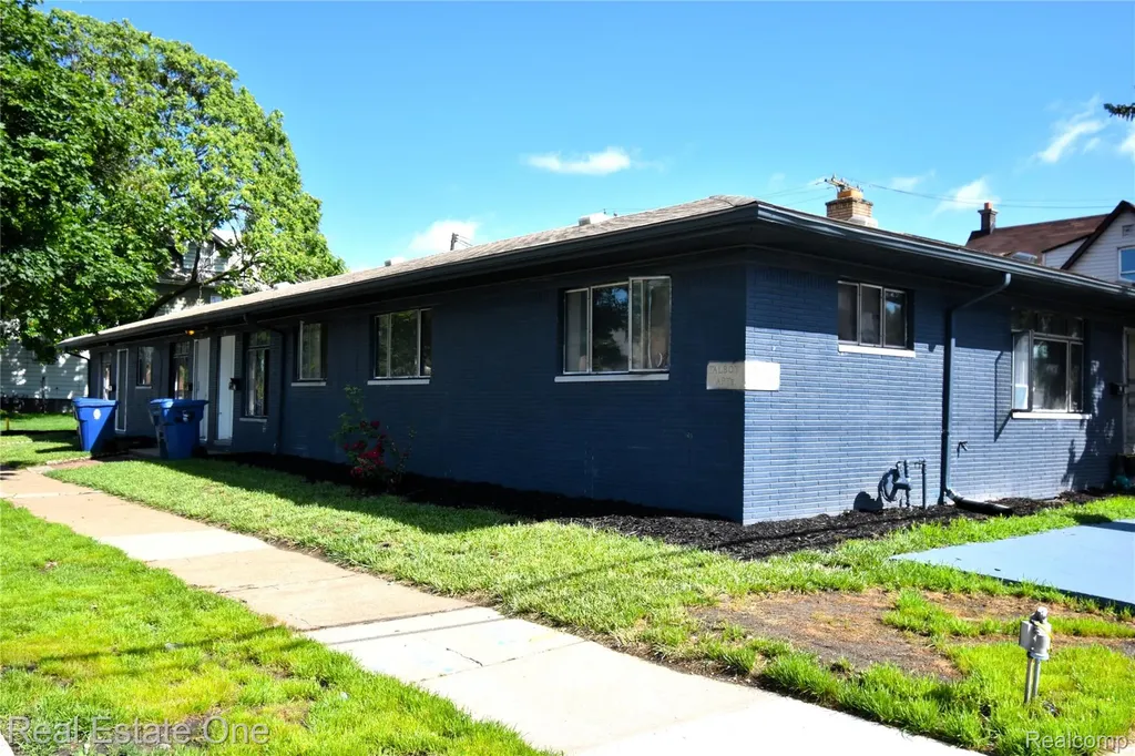 162 Burke Street River Rouge City MI 48218