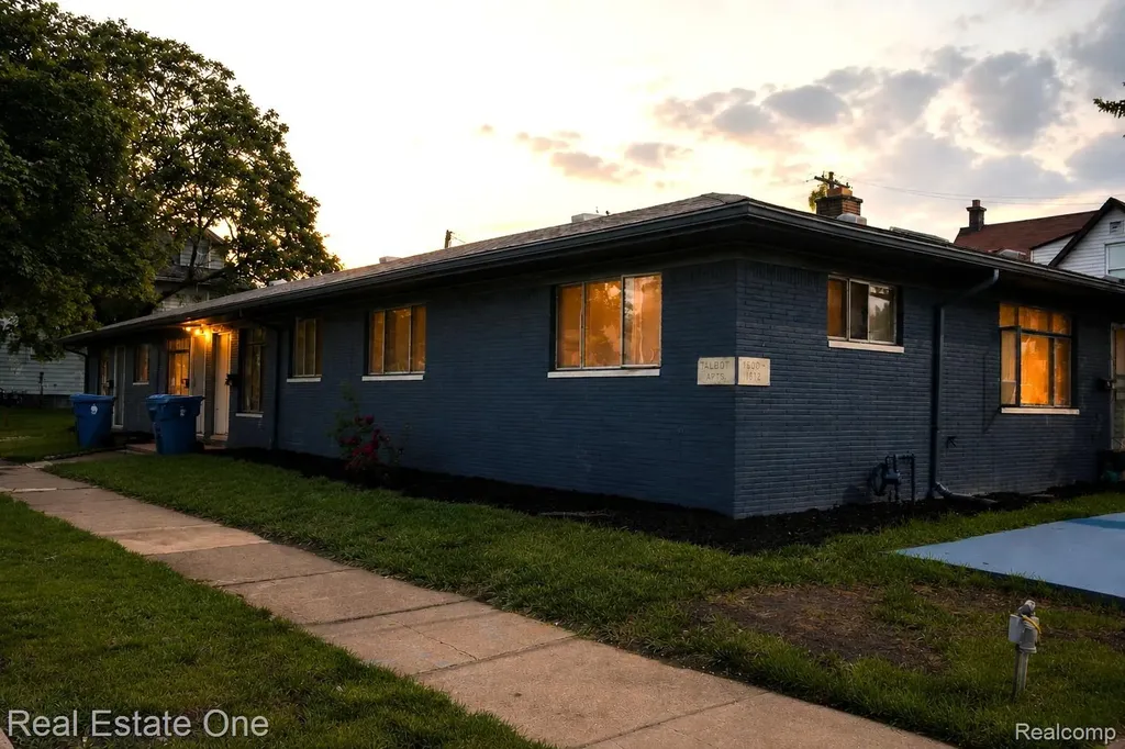 162 Burke Street River Rouge City MI 48218