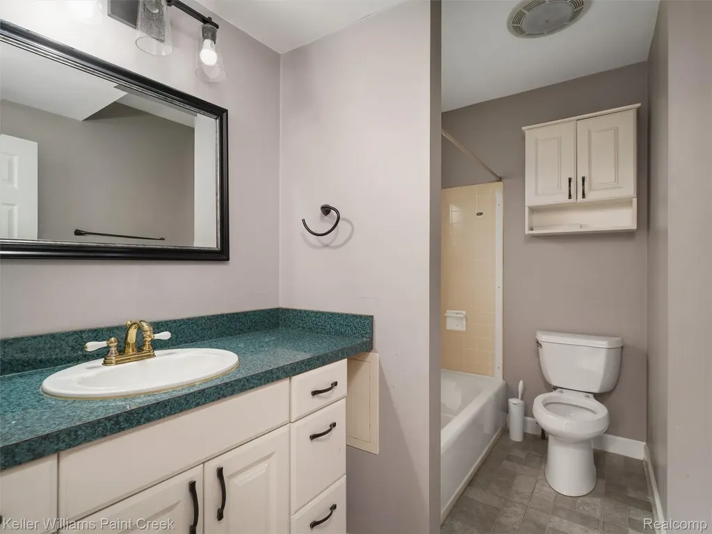 26616 Hampden Street Madison Heights City MI 48071