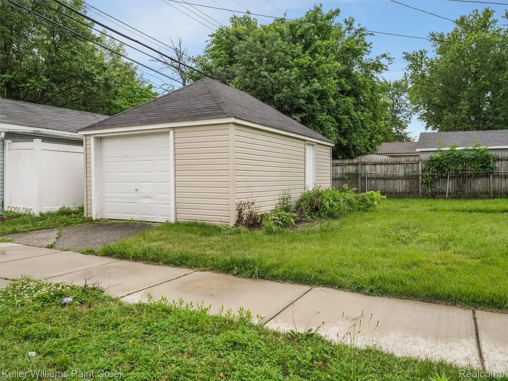 26616 Hampden Street Madison Heights City MI 48071