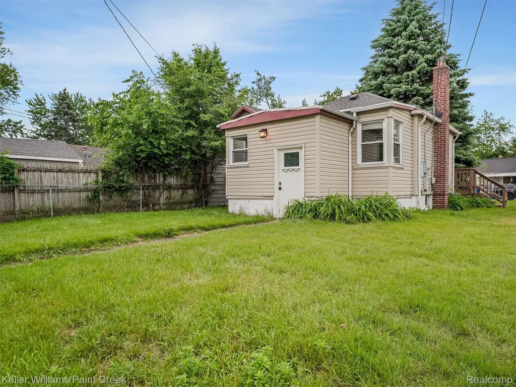26616 Hampden Street Madison Heights City MI 48071