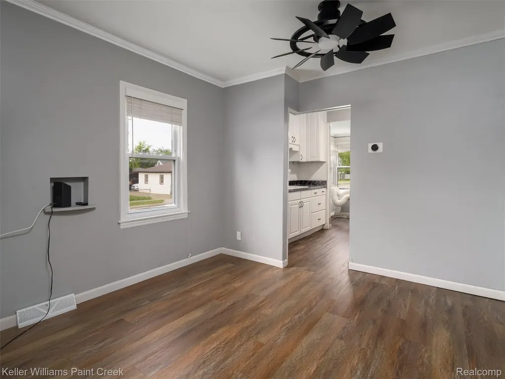 26616 Hampden Street Madison Heights City MI 48071