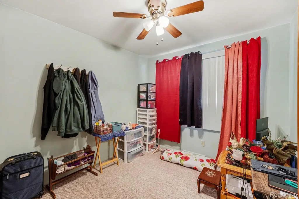 30955 Iroquois Drive Warren City MI 48088