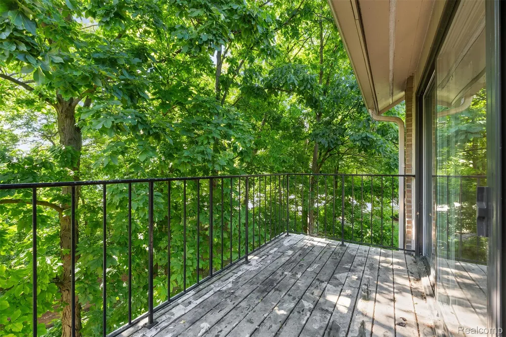 6471 Maple Hills Drive Bloomfield Hills City MI 48301