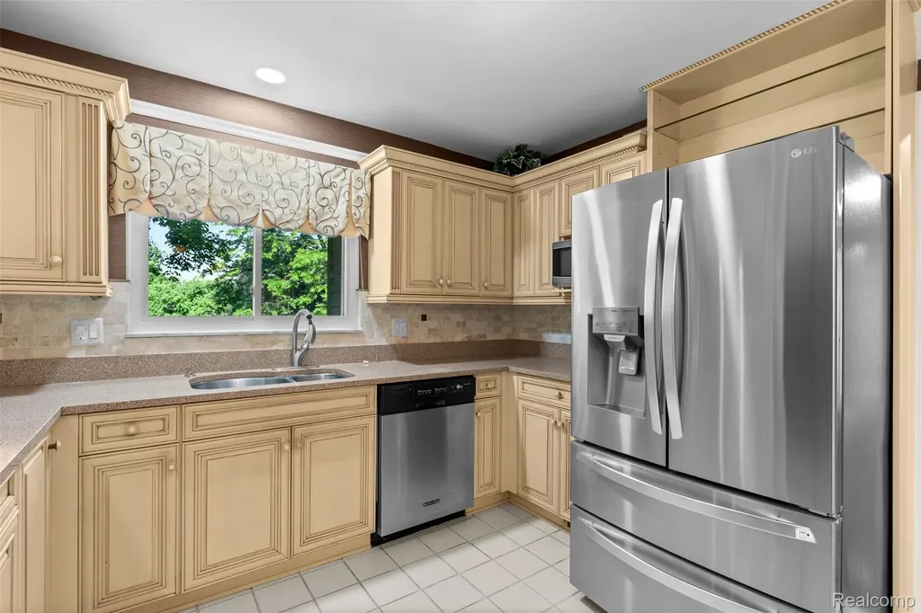 6471 Maple Hills Drive Bloomfield Hills City MI 48301