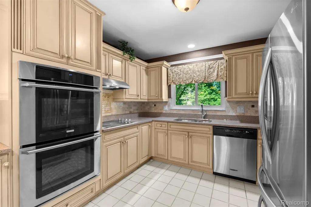 6471 Maple Hills Drive Bloomfield Hills City MI 48301