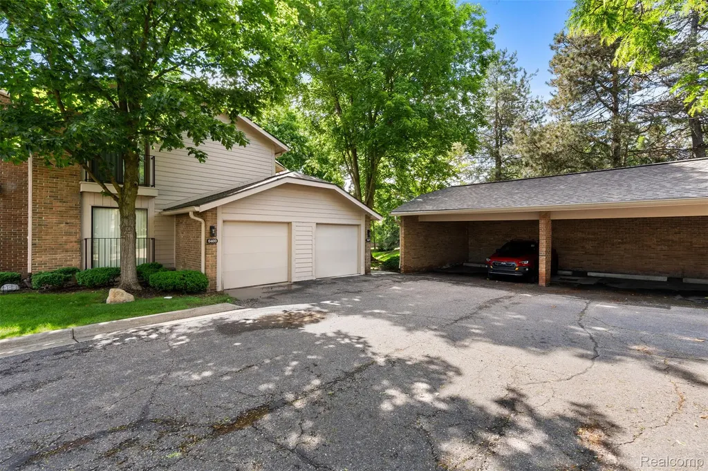6471 Maple Hills Drive Bloomfield Hills City MI 48301