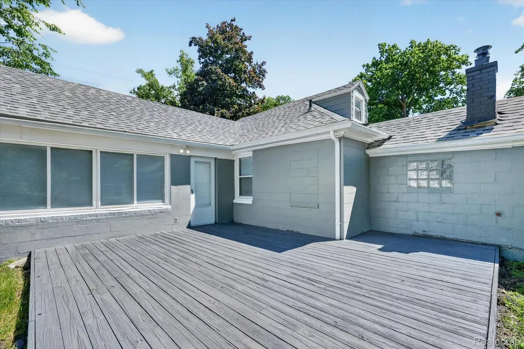 24827 Puritan Redford Charter Township MI 48239