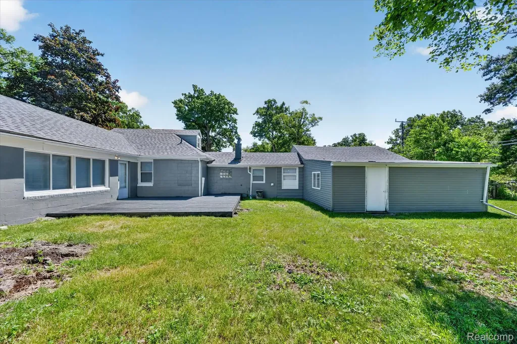 24827 Puritan Redford Charter Township MI 48239