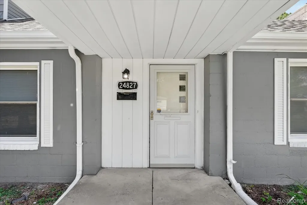 24827 Puritan Redford Charter Township MI 48239