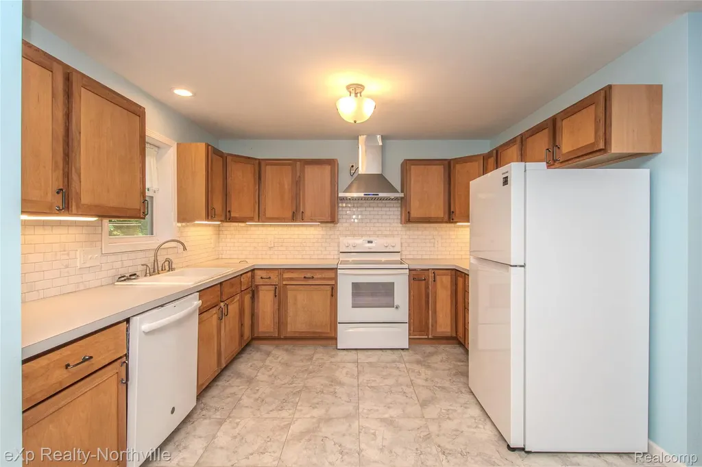 1765 Parker Road Holly Township MI 48442