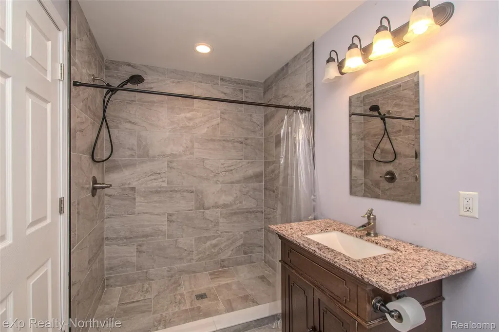 1765 Parker Road Holly Township MI 48442