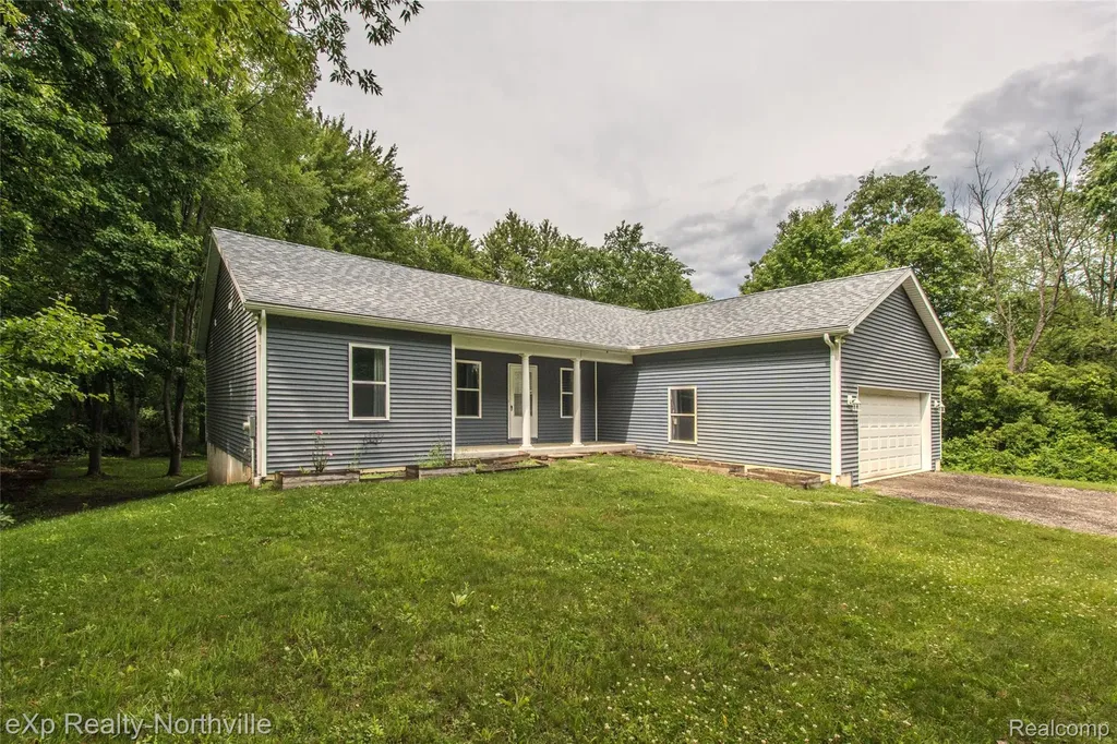 1765 Parker Road Holly Township MI 48442