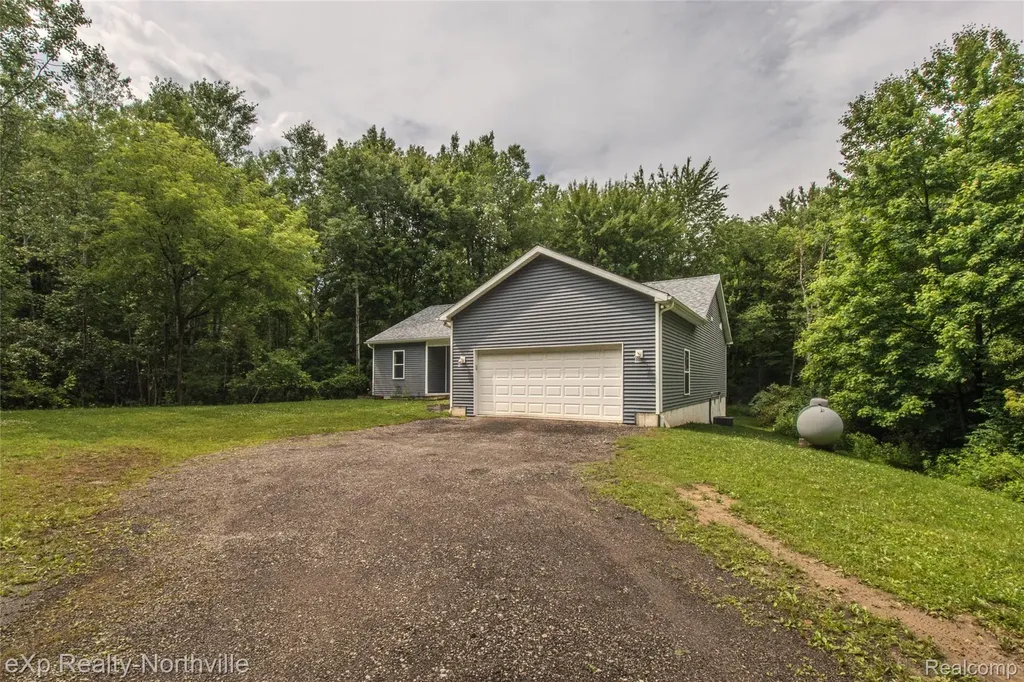 1765 Parker Road Holly Township MI 48442