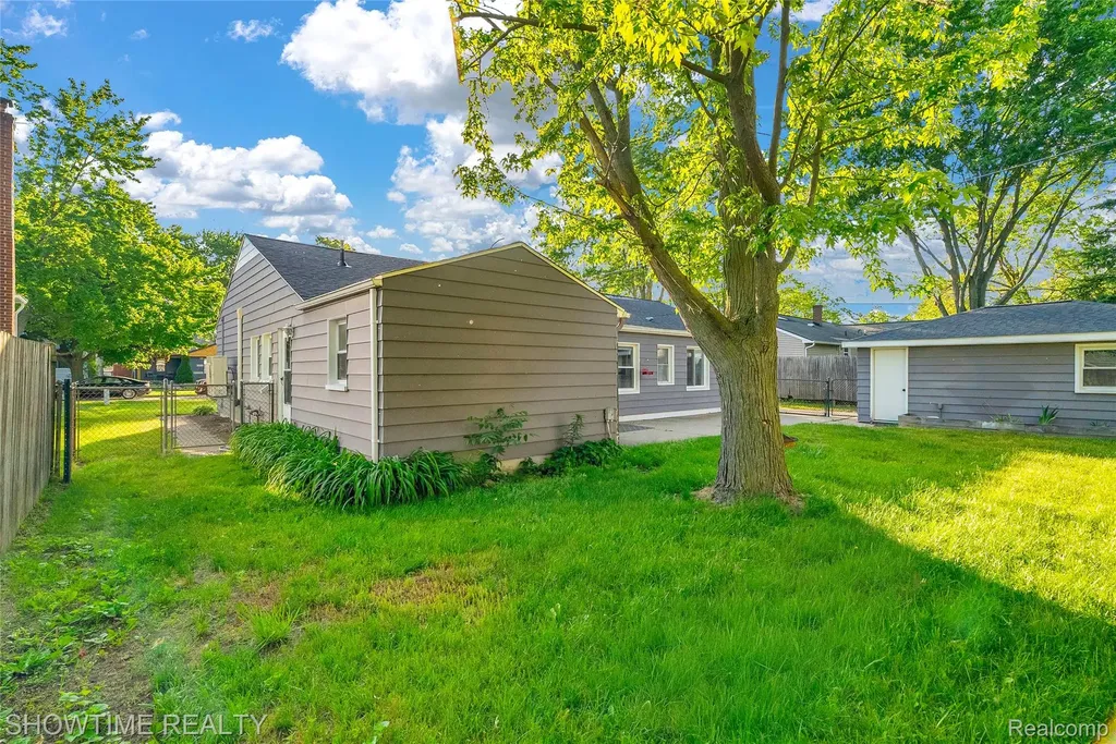 3444 Maple Street Port Huron City MI 48060