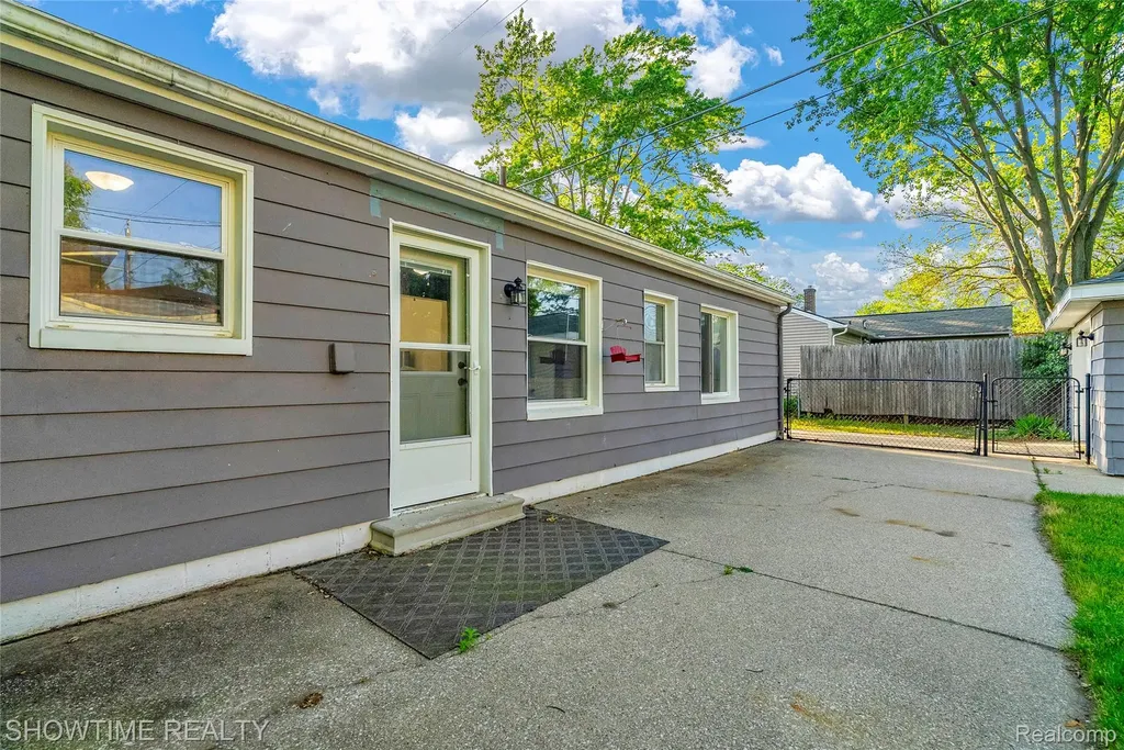3444 Maple Street Port Huron City MI 48060