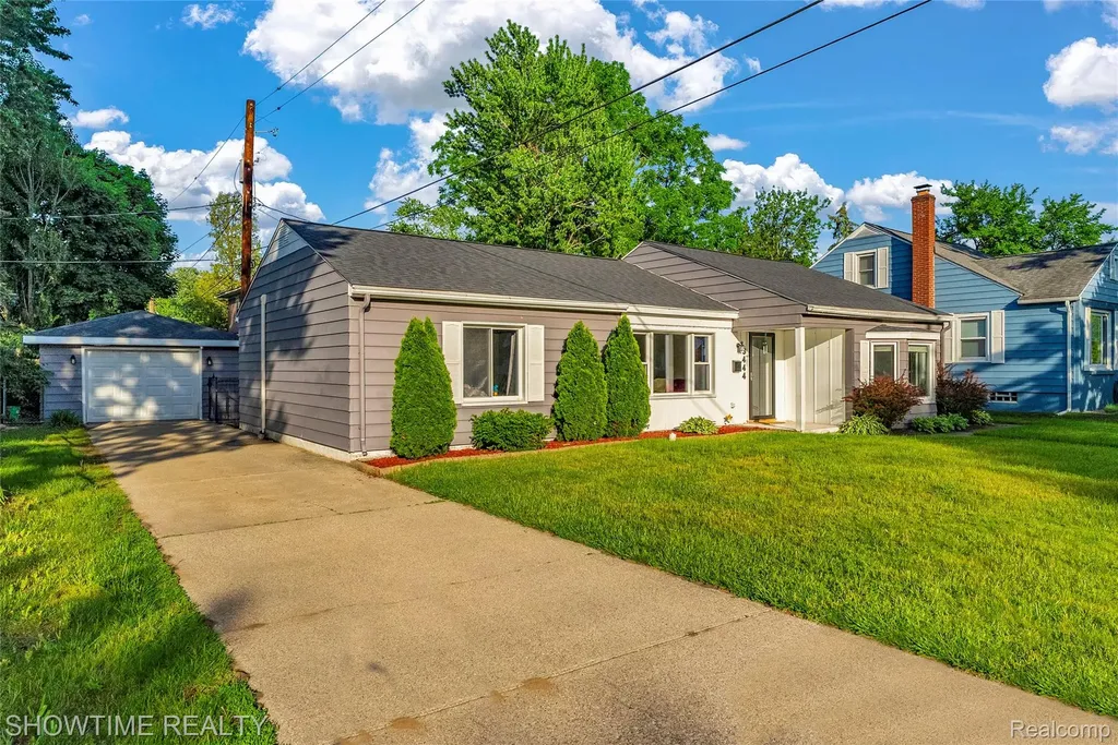 3444 Maple Street Port Huron City MI 48060