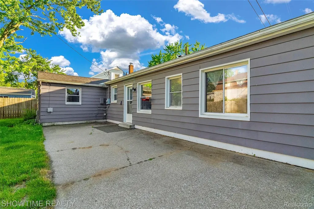3444 Maple Street Port Huron City MI 48060