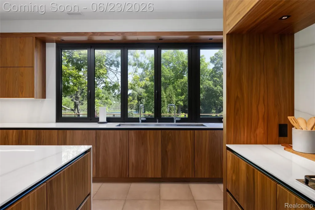 2700 Squirrel Road Bloomfield Hills City MI 48304