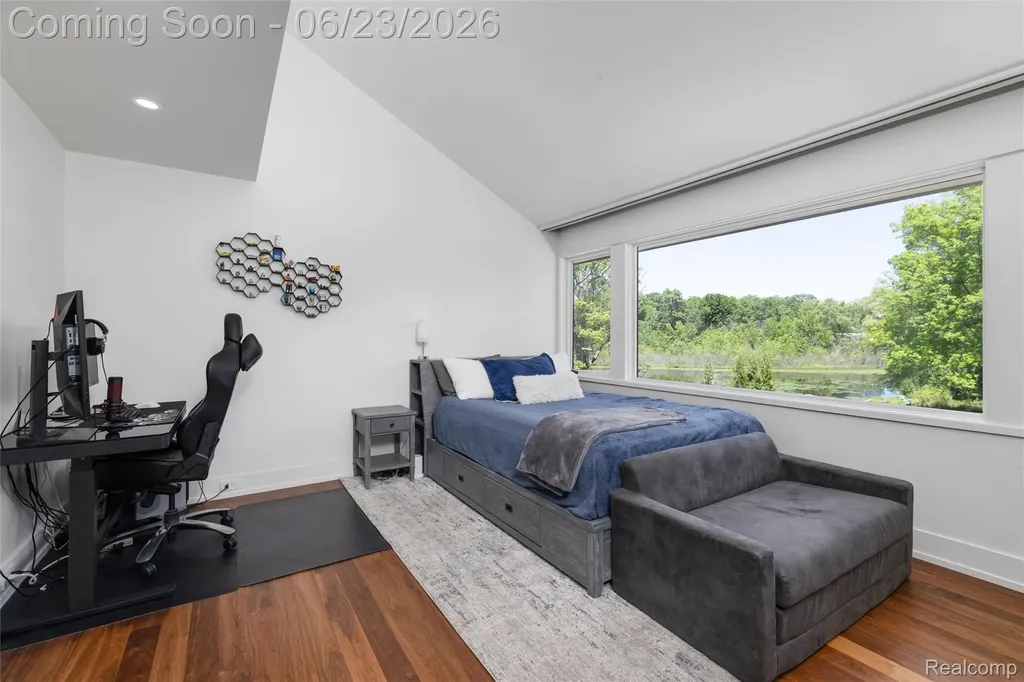 2700 Squirrel Road Bloomfield Hills City MI 48304