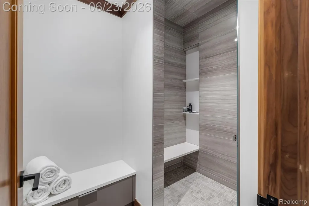 2700 Squirrel Road Bloomfield Hills City MI 48304