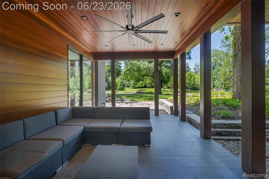 2700 Squirrel Road Bloomfield Hills City MI 48304