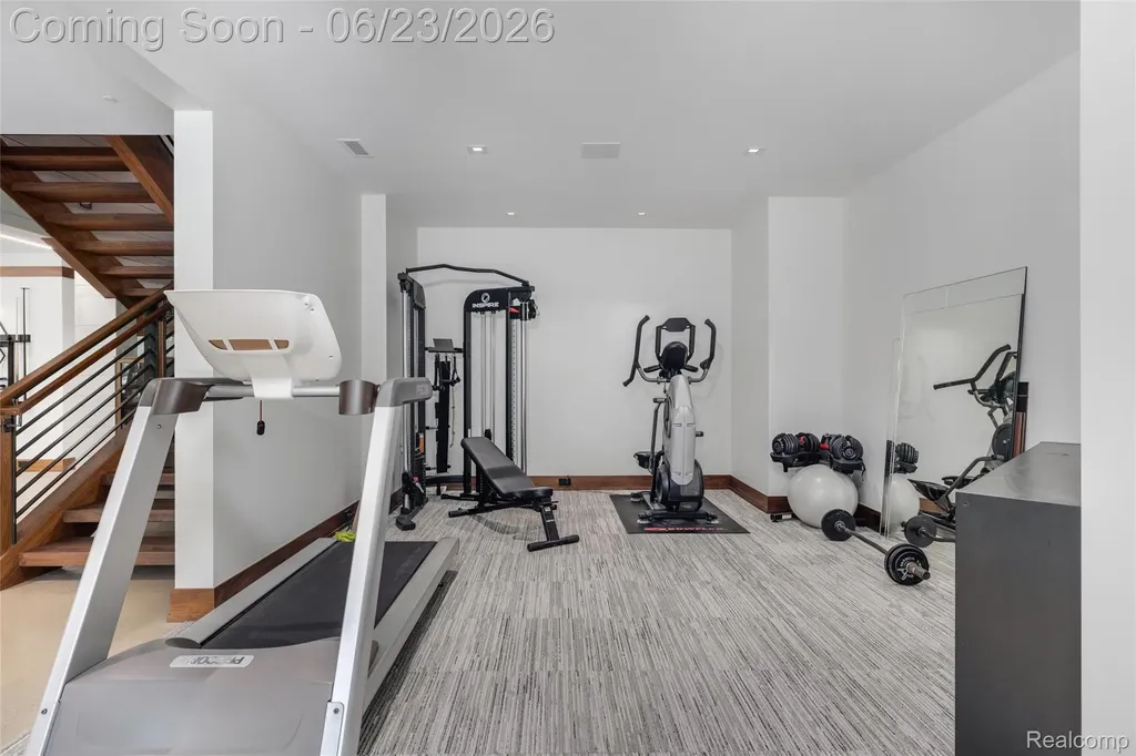 2700 Squirrel Road Bloomfield Hills City MI 48304