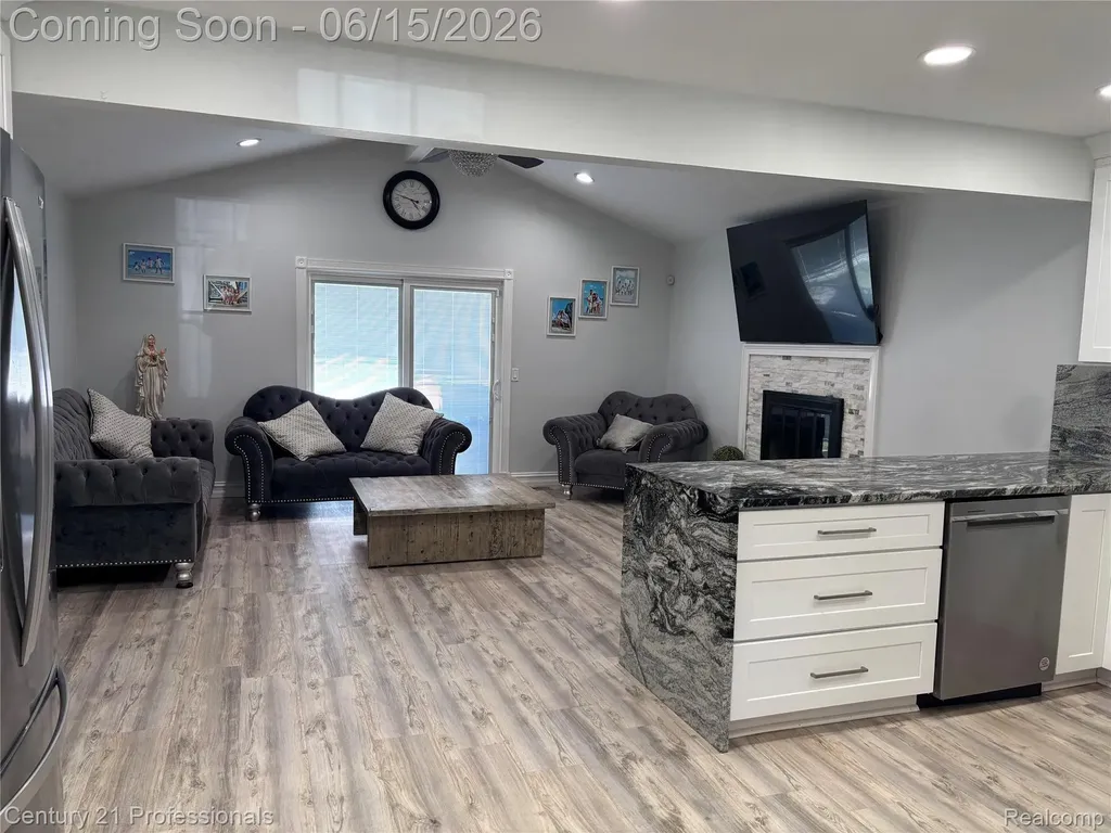 39548 Pinebrook Drive Sterling Heights City MI 48310