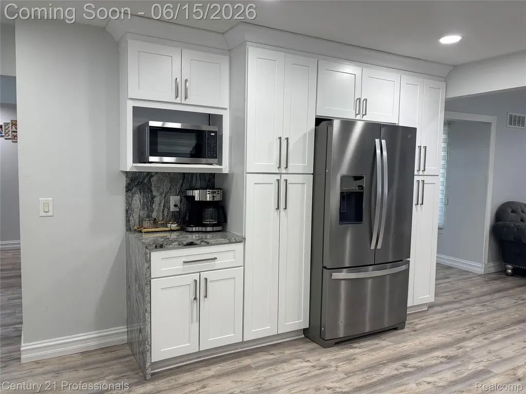 39548 Pinebrook Drive Sterling Heights City MI 48310
