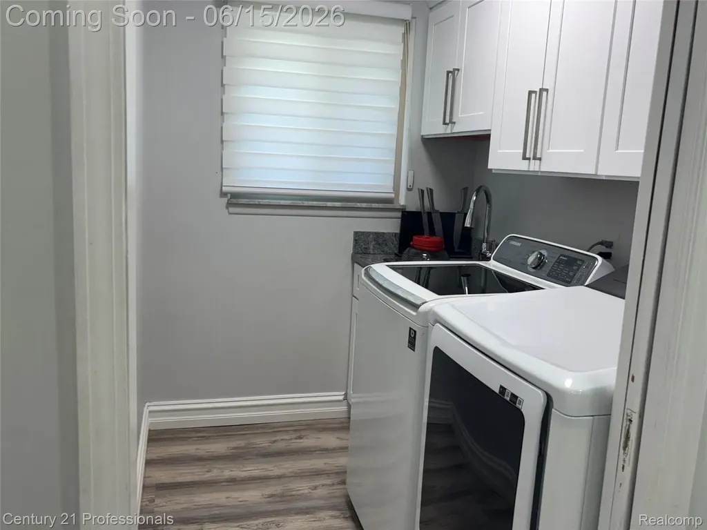 39548 Pinebrook Drive Sterling Heights City MI 48310