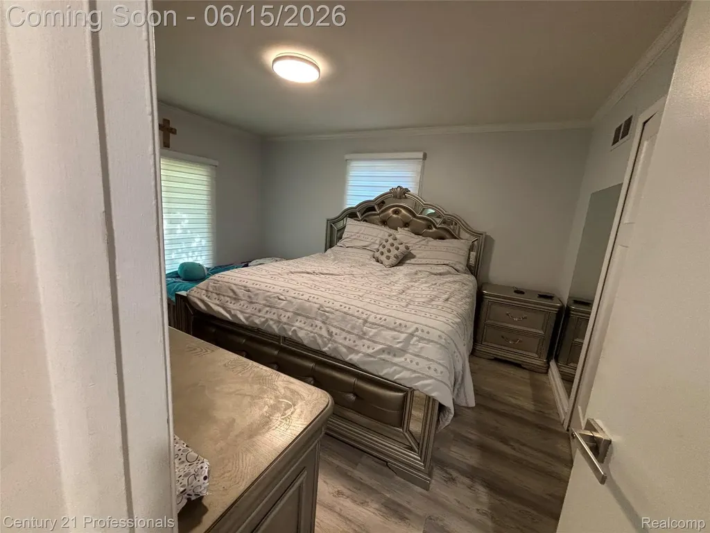 39548 Pinebrook Drive Sterling Heights City MI 48310