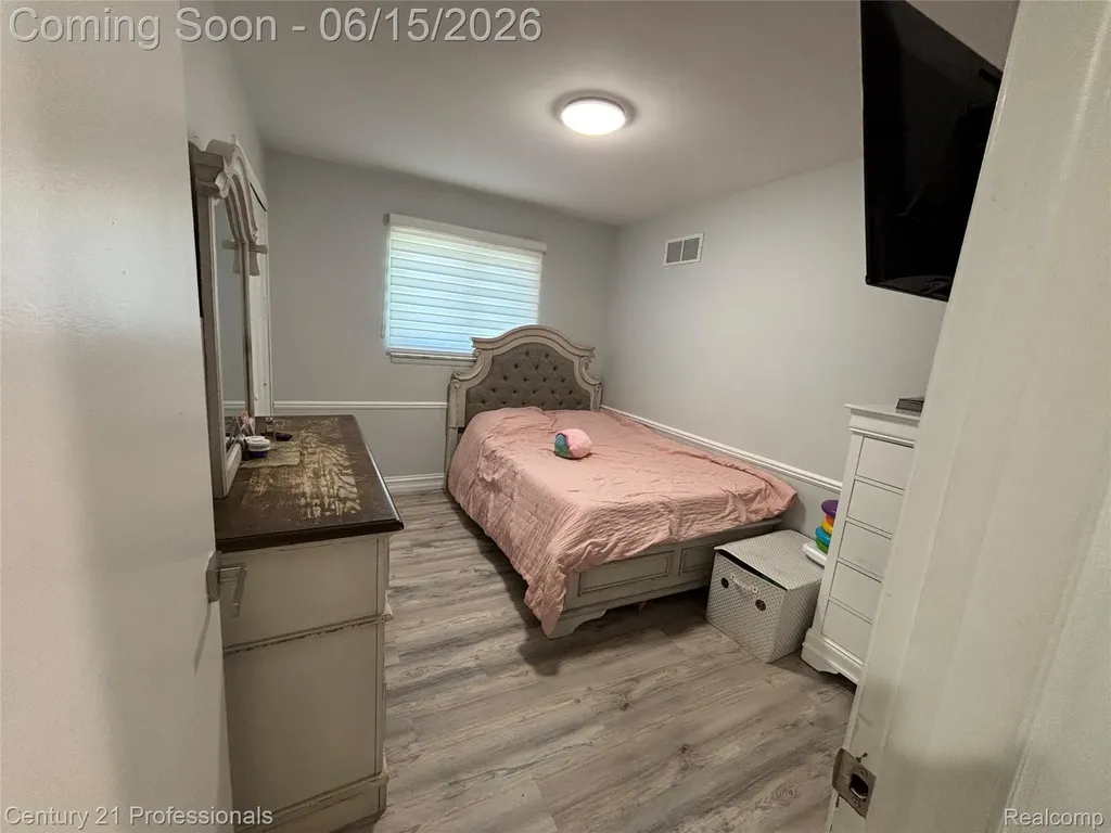 39548 Pinebrook Drive Sterling Heights City MI 48310