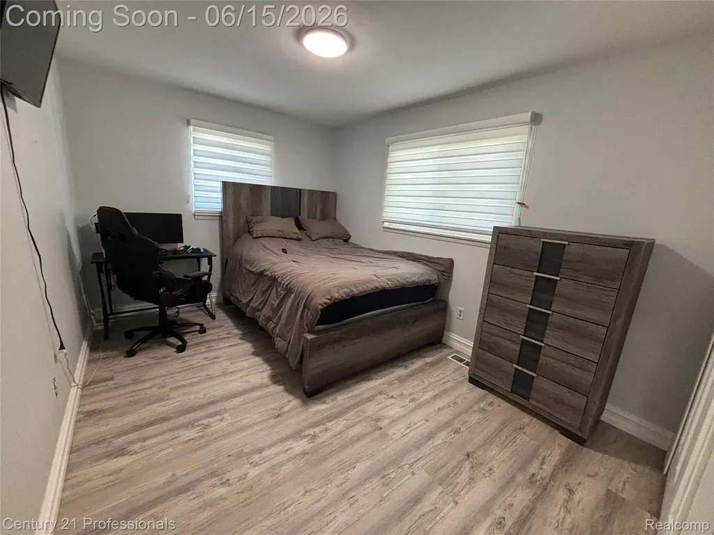 39548 Pinebrook Drive Sterling Heights City MI 48310