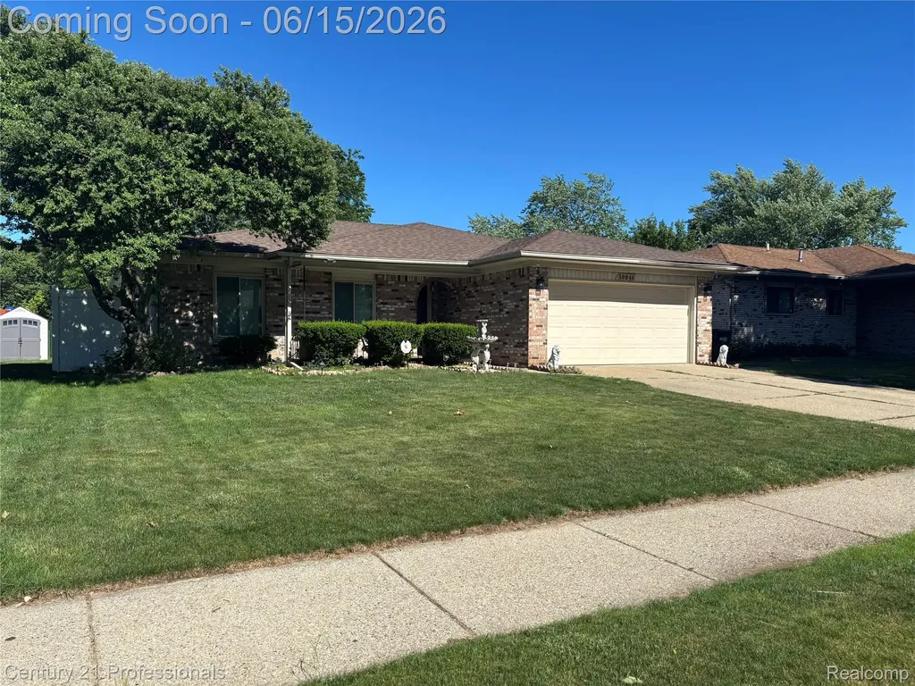 39548 Pinebrook Drive Sterling Heights City MI 48310