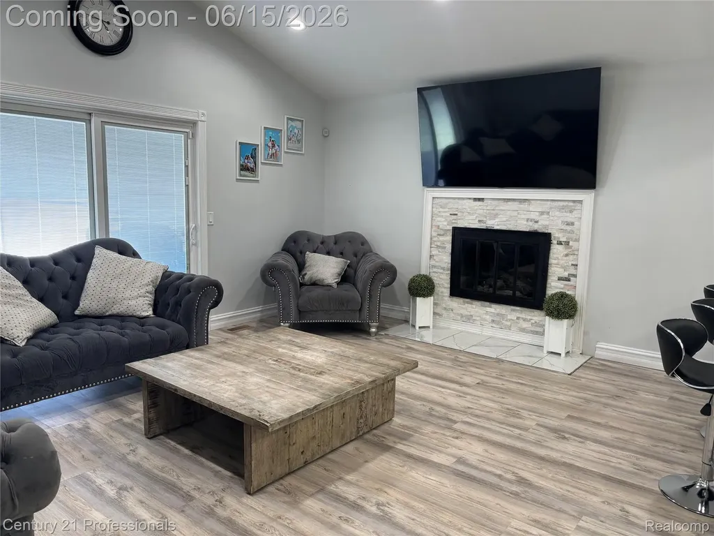 39548 Pinebrook Drive Sterling Heights City MI 48310
