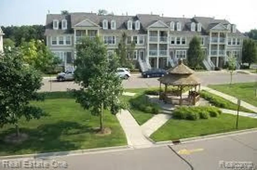 200 Park Green Drive Lake Orion Village MI 48362