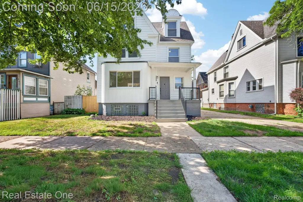 255 Poplar Street Wyandotte City MI 48192