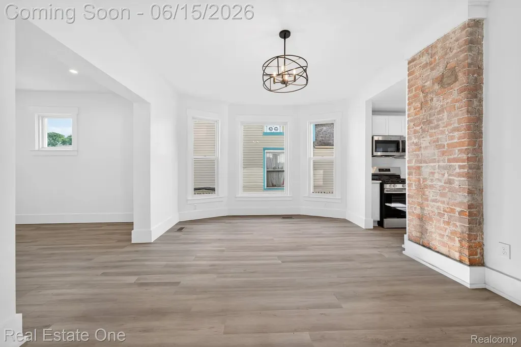 255 Poplar Street Wyandotte City MI 48192