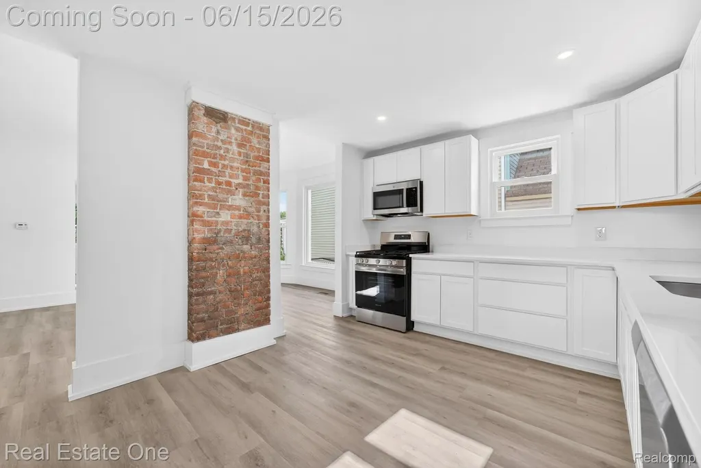 255 Poplar Street Wyandotte City MI 48192