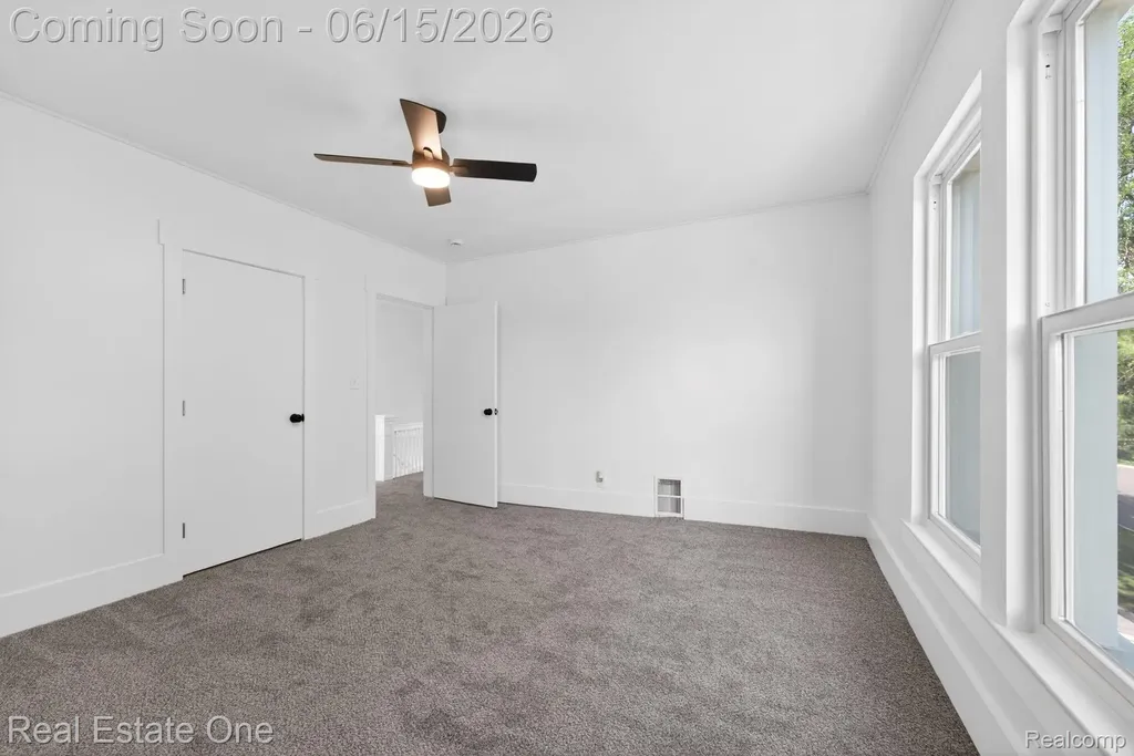 255 Poplar Street Wyandotte City MI 48192