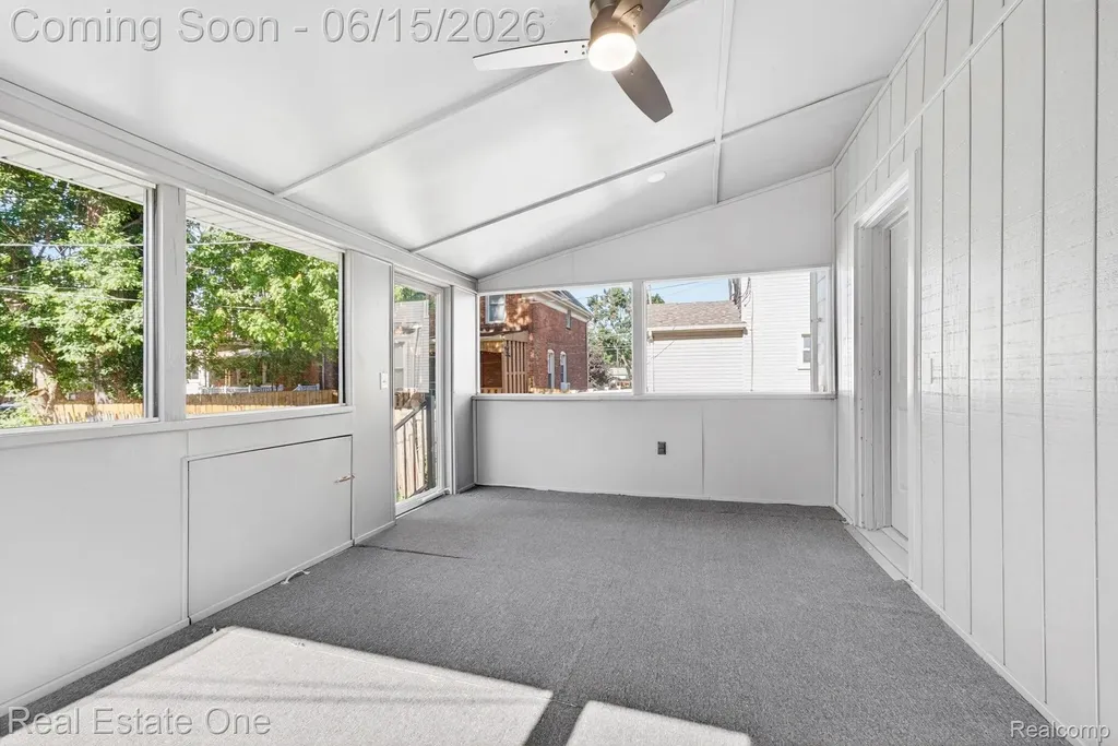255 Poplar Street Wyandotte City MI 48192