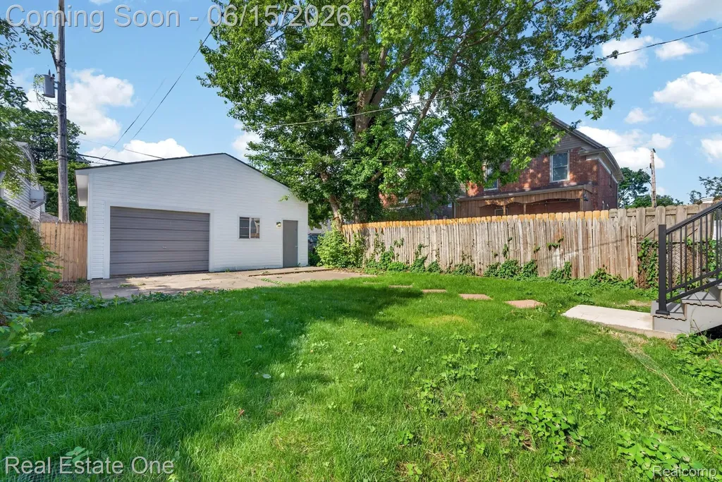 255 Poplar Street Wyandotte City MI 48192