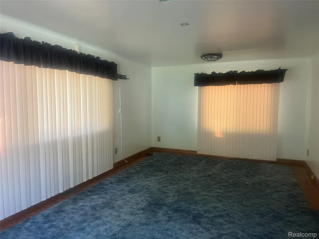3918 Whitney Avenue Flint City MI 48532