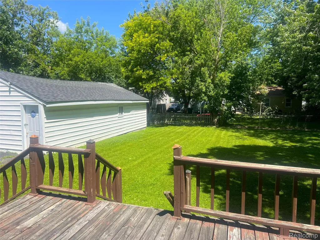 3918 Whitney Avenue Flint City MI 48532