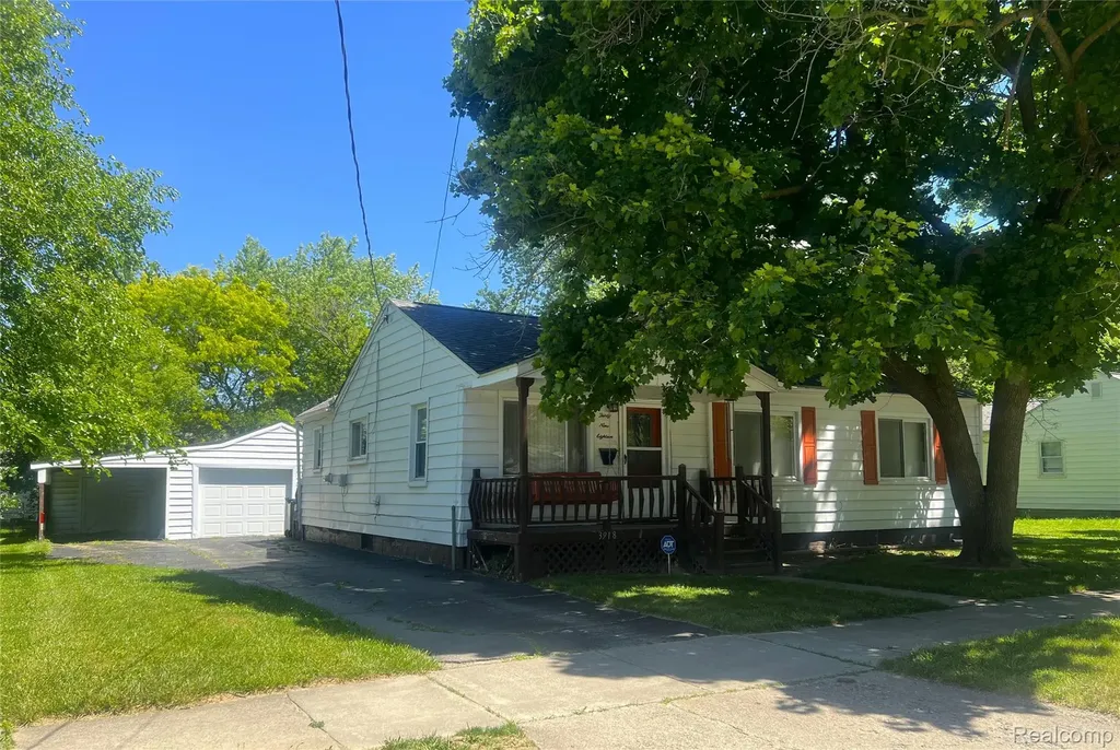 3918 Whitney Avenue Flint City MI 48532