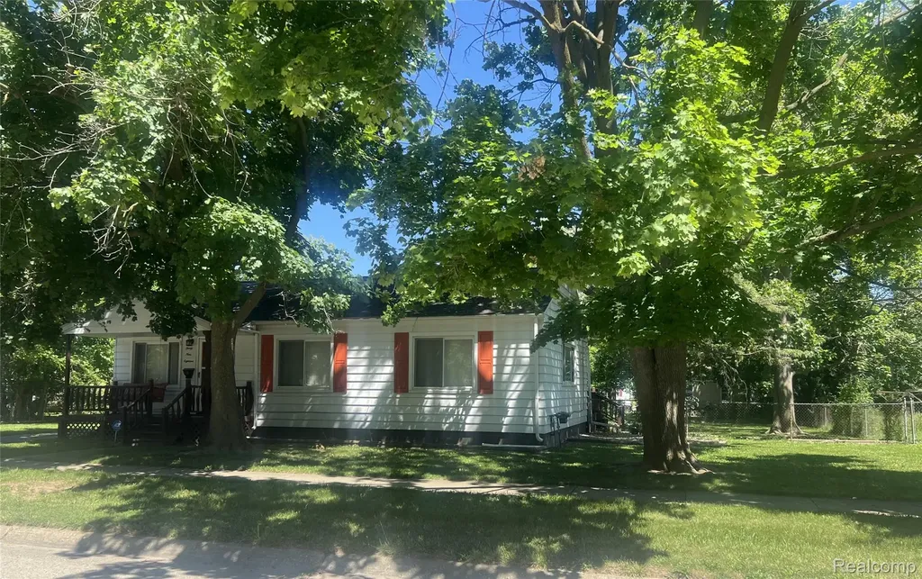 3918 Whitney Avenue Flint City MI 48532