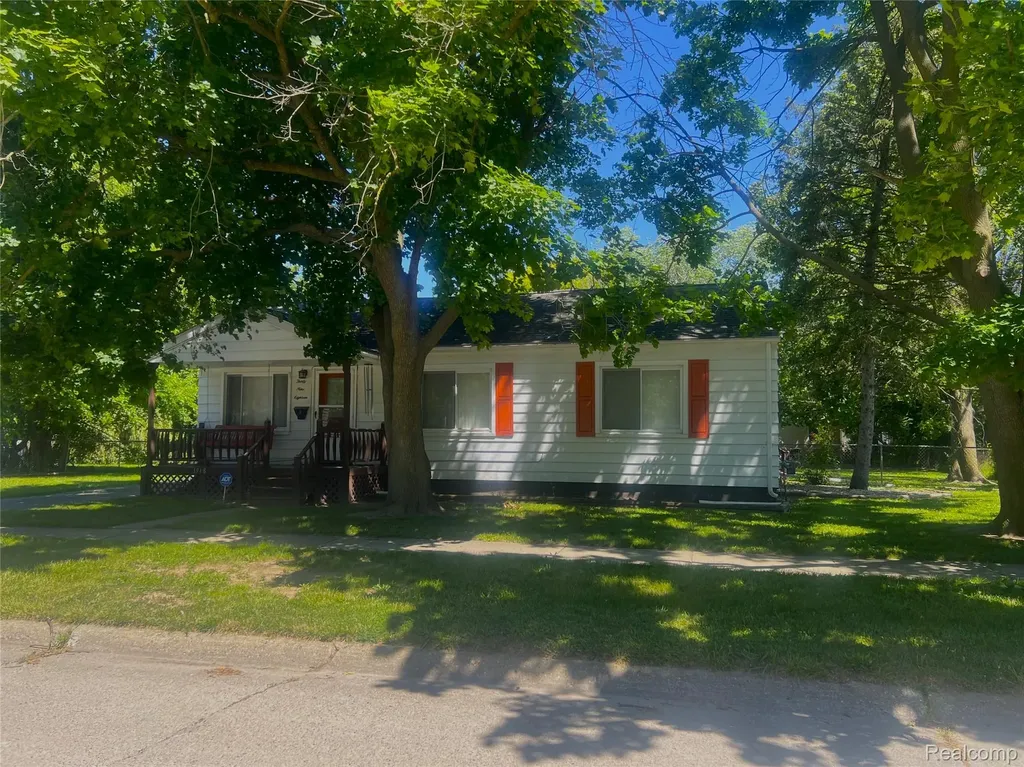 3918 Whitney Avenue Flint City MI 48532