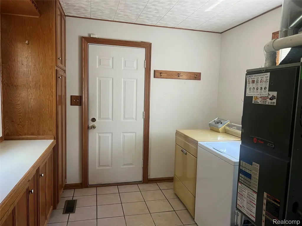 3918 Whitney Avenue Flint City MI 48532