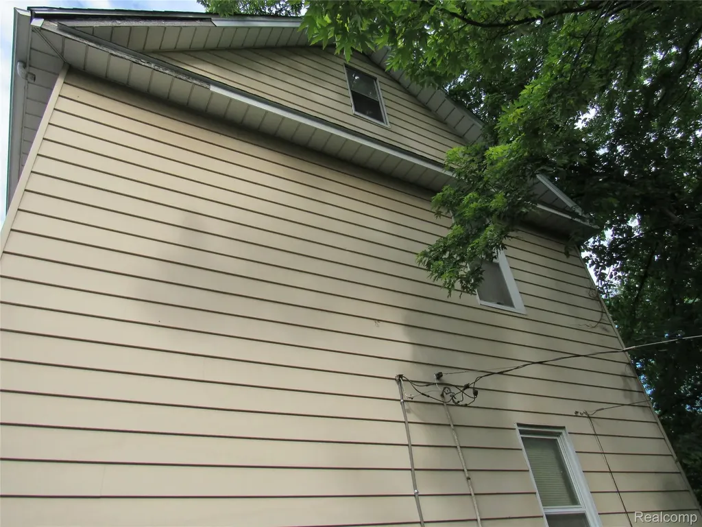 15786 Parkside Street Detroit City MI 48238