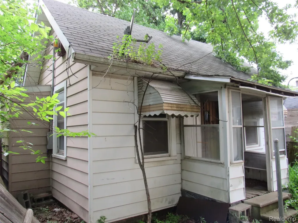 15786 Parkside Street Detroit City MI 48238